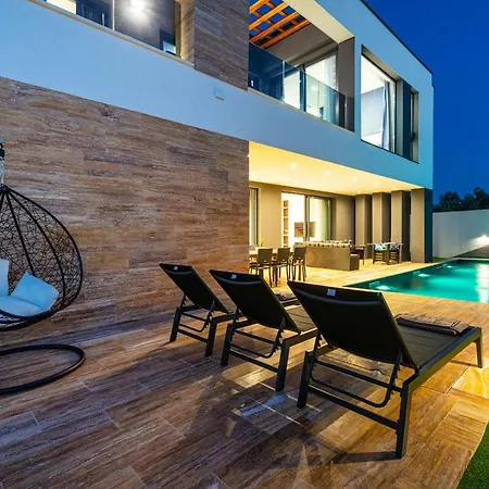 Big Blue Villa *